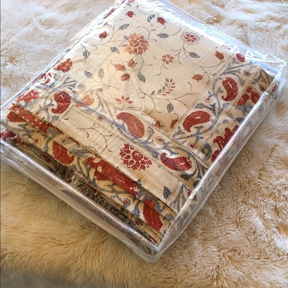 Lauren Ralph Lauren Red and Gray Floral Cotton Queen comforter cover - Picture 7 of 8